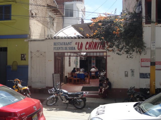 Restaurante La Chinita, Huánuco - Abril, 2011 by Jesús Ramos Ruiz