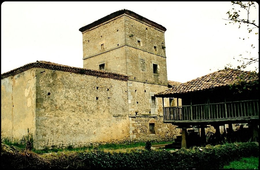 Palacio de Aramil, Siero. by PAÑEDA