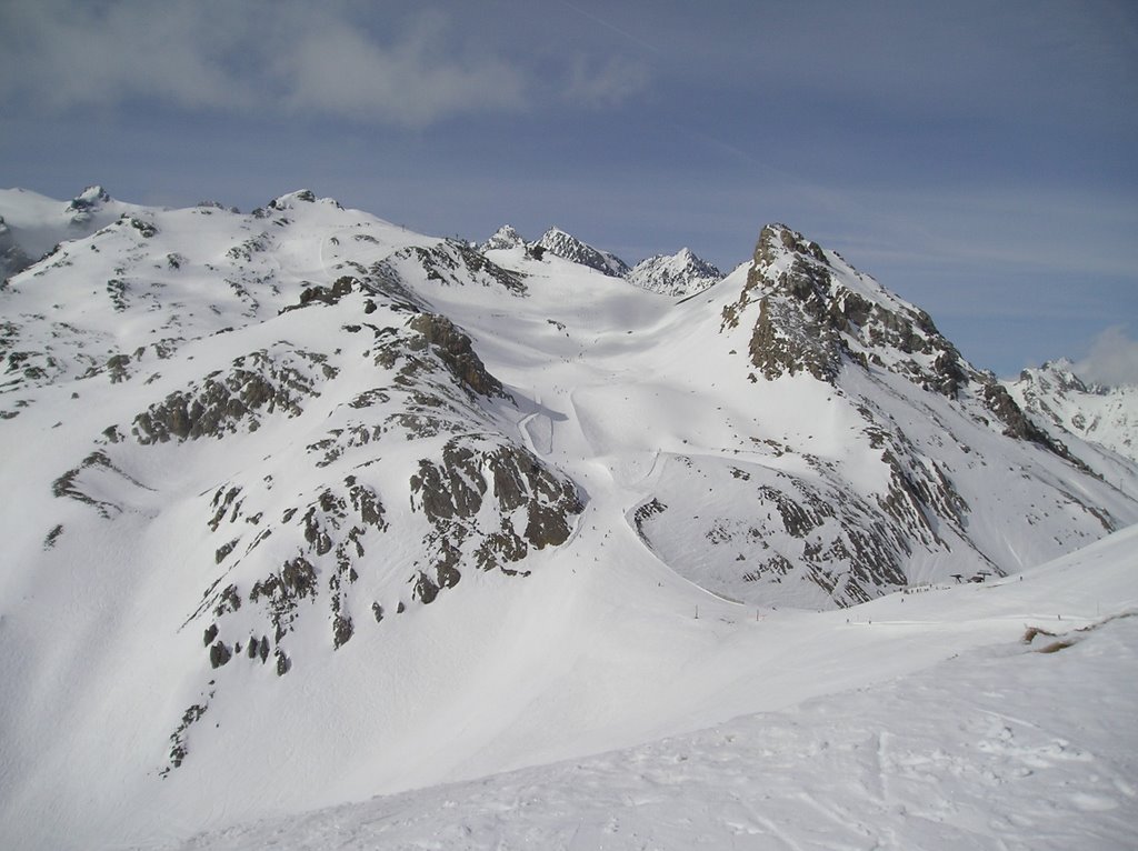 Rocher de l'Yret by joseph fonlupt