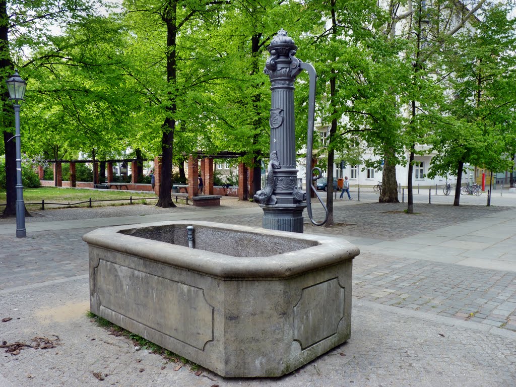 Brunnen by HöZ