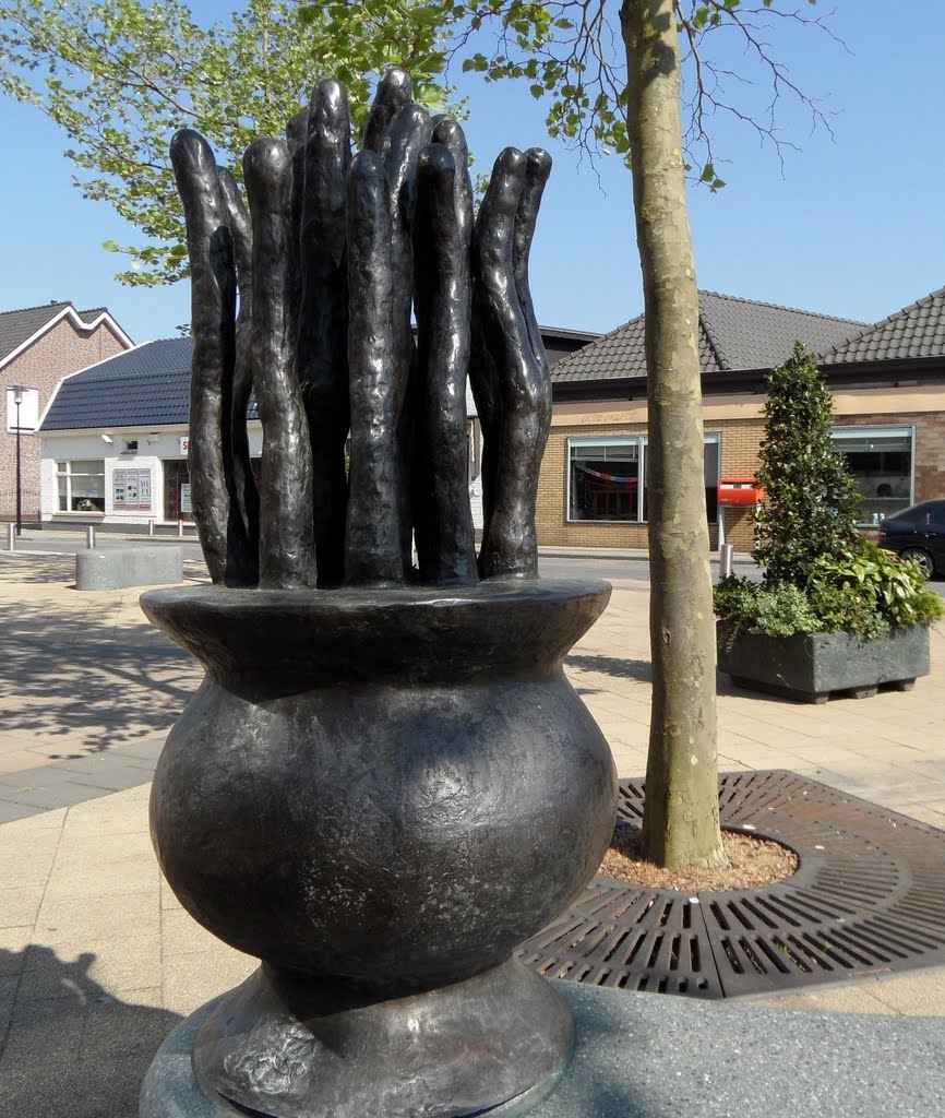 Pot met planten (Nieuwveen) (NL) Carel Lanters by Jitse