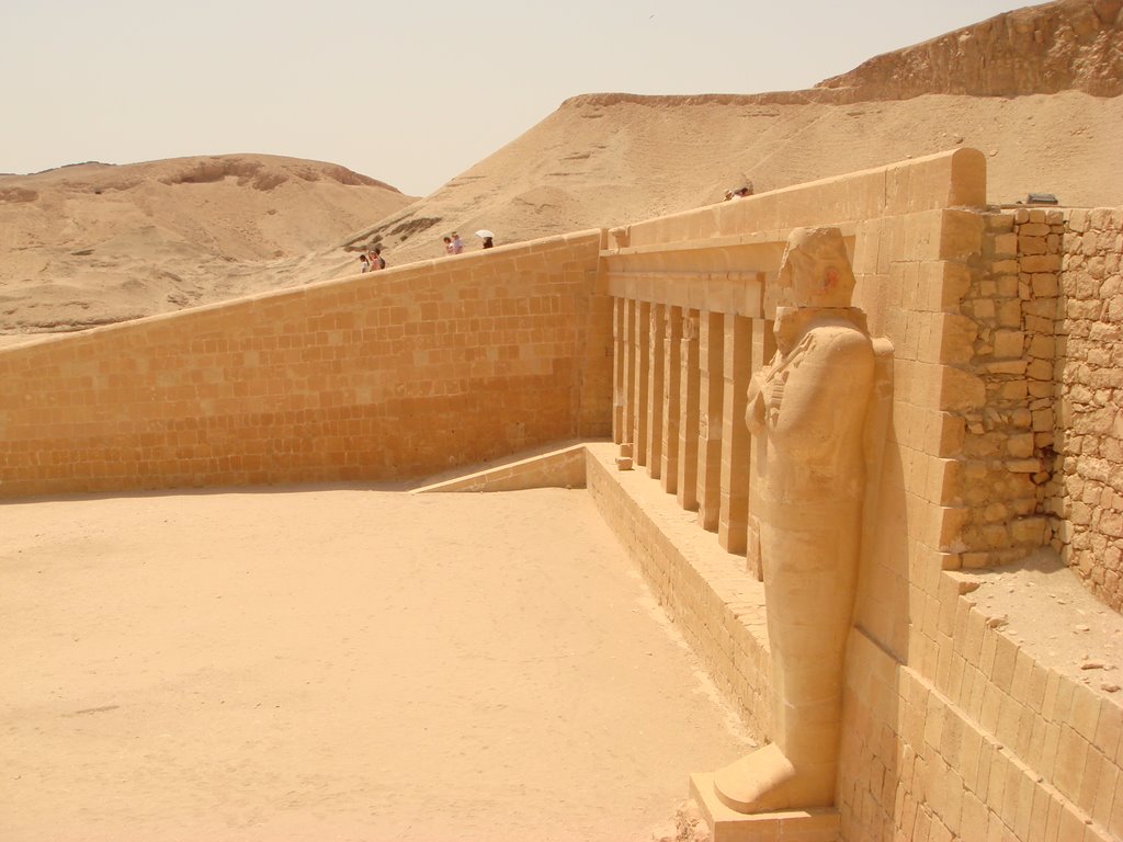 West Bank of Luxor "Temple of Hatsheosut" by m_kodate