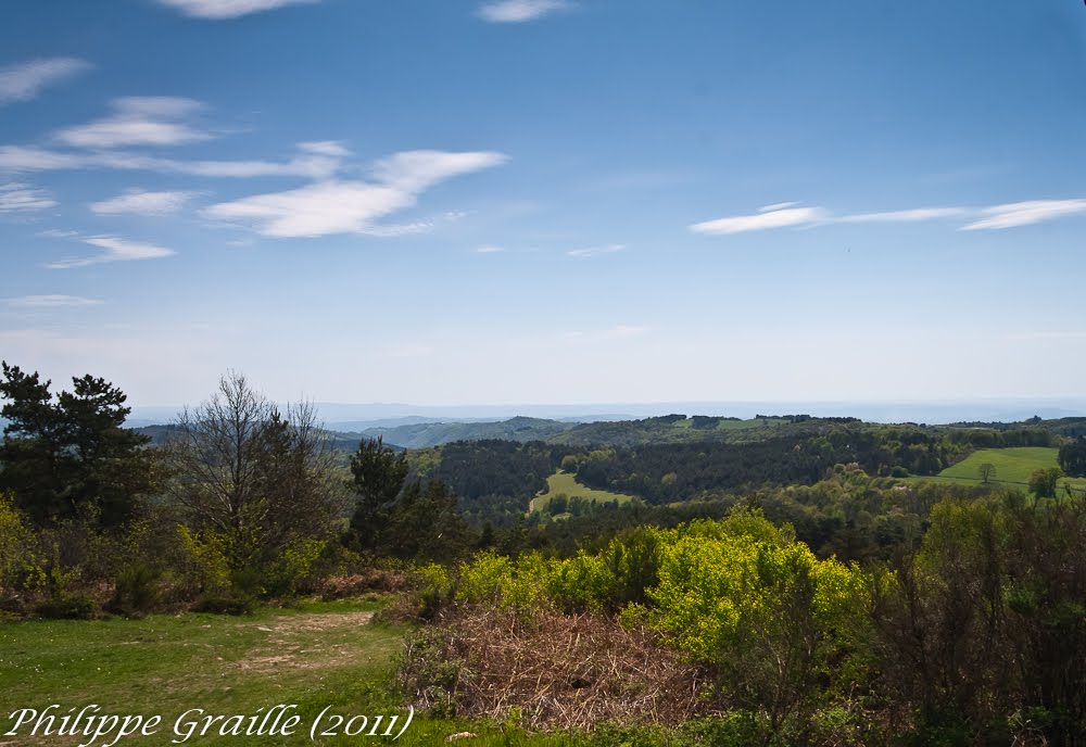 Roche de Vic (Corrèze) by Philippe GRAILLE