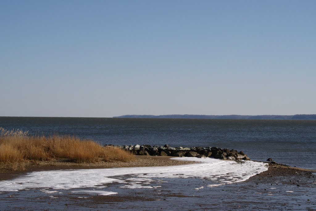 Potomac River from Shore - Colonial Beach, VA by Charlie Murphy