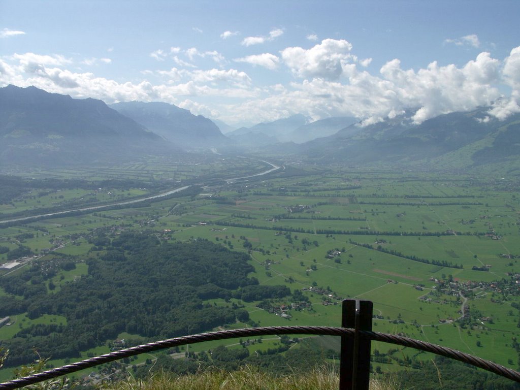 Wiss-Spitz mit Blick ins Rheintal by cheffy