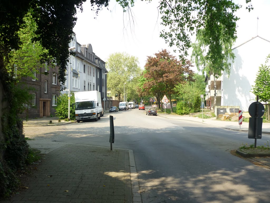 Helmholtzstr. (Duisburg-Beeck) / 23.04.2011 by Iceman93 / NO VIEWS!!!