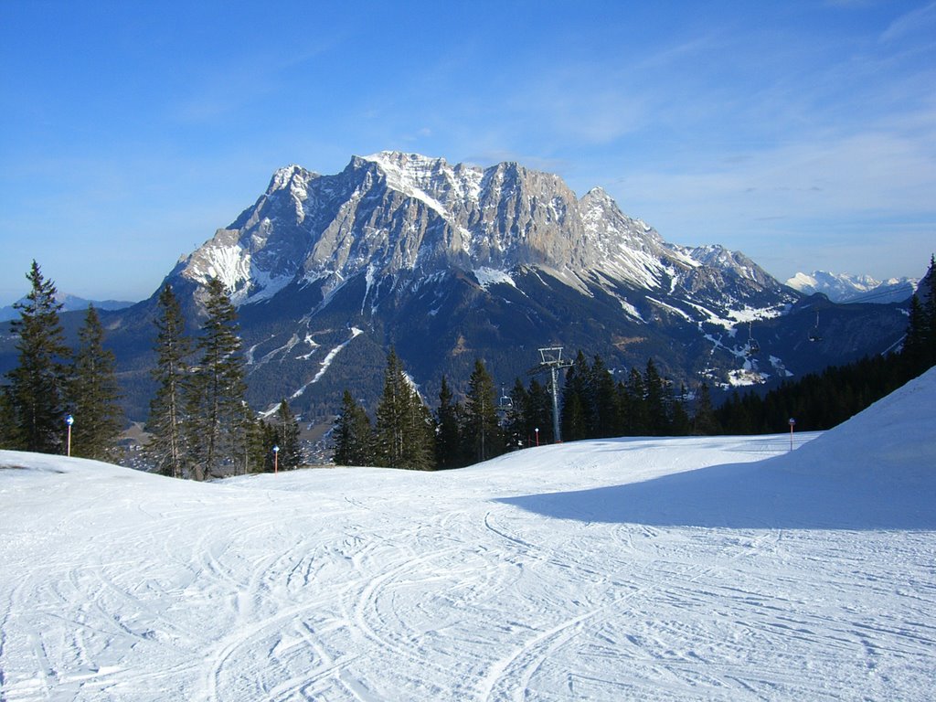 Blick vom Grubigstein zur Zugspitze by RSchuetz