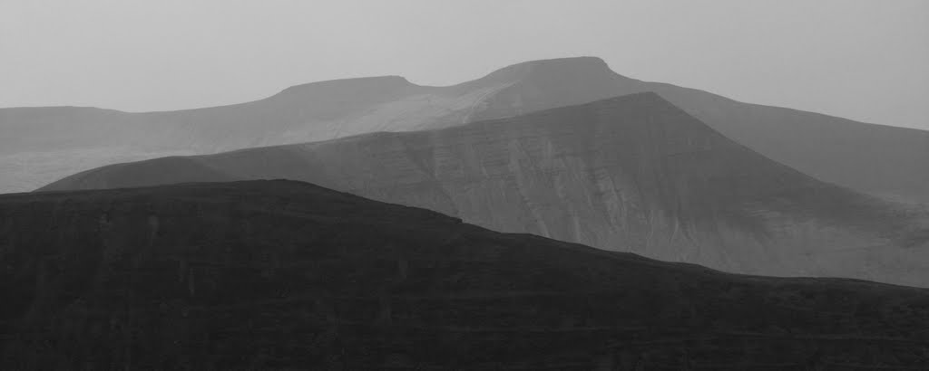 Black and White Beacons by pete.t