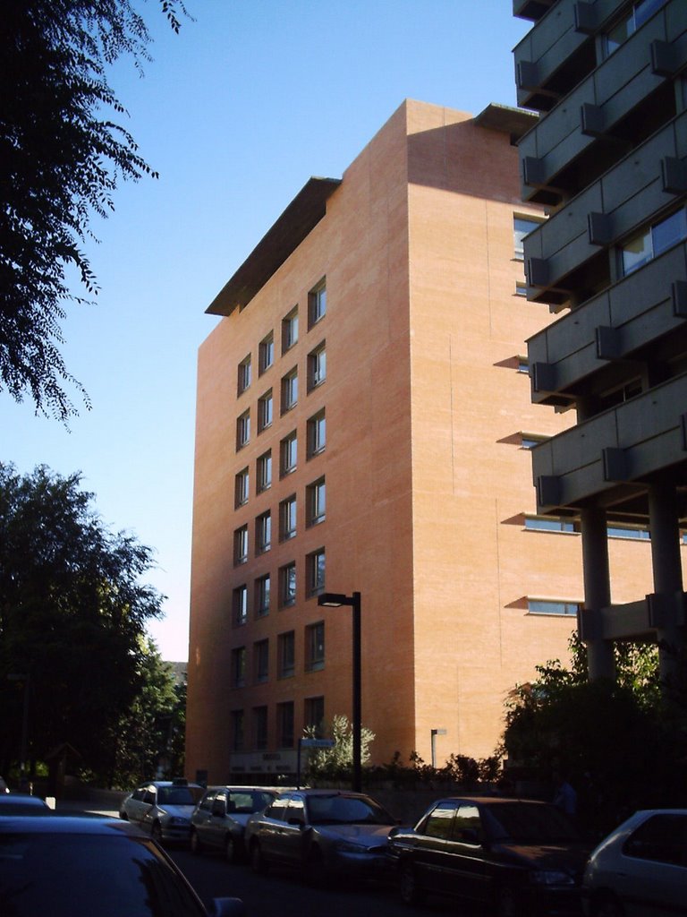 Biblioteca Central - UNED by Oscar Portela