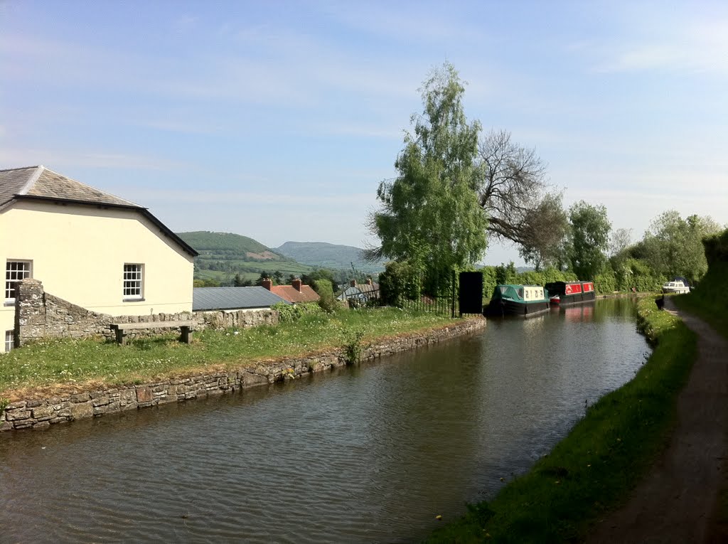 Mon Brec Canal between Govilon and Gilwern by Smiffydoodle