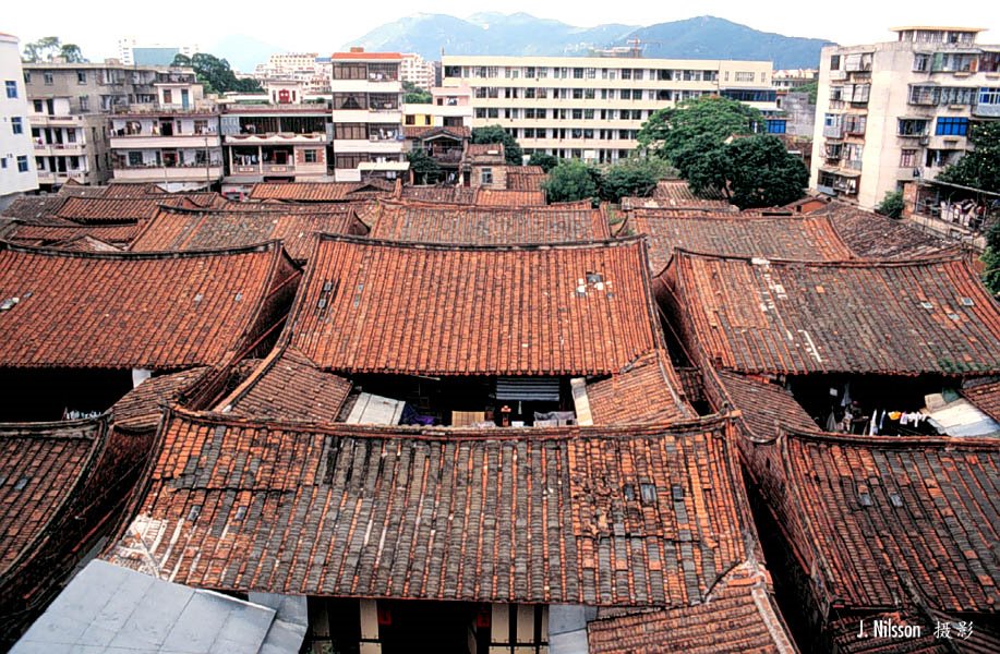 Quanzhou (泉州): View over the Fanzhishenqu building complex (1998) by Johan Nilsson