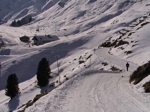 Seiser Alm im Winter Weg zur Mahlknechthütte by Contessa