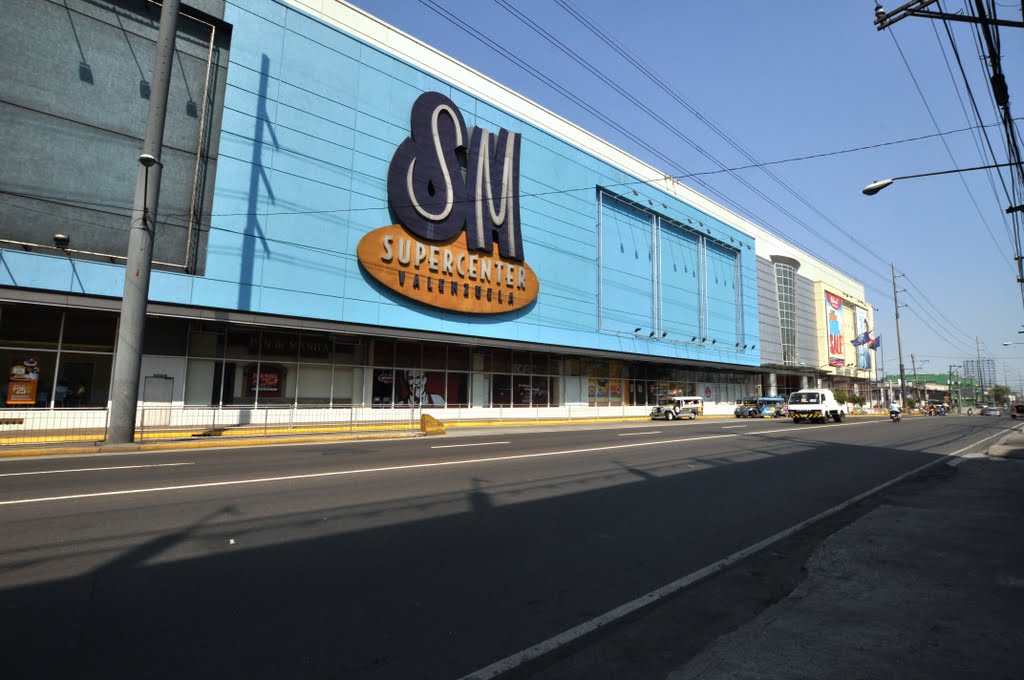 SM Super Center Valenzuela by cesarcentroncambay