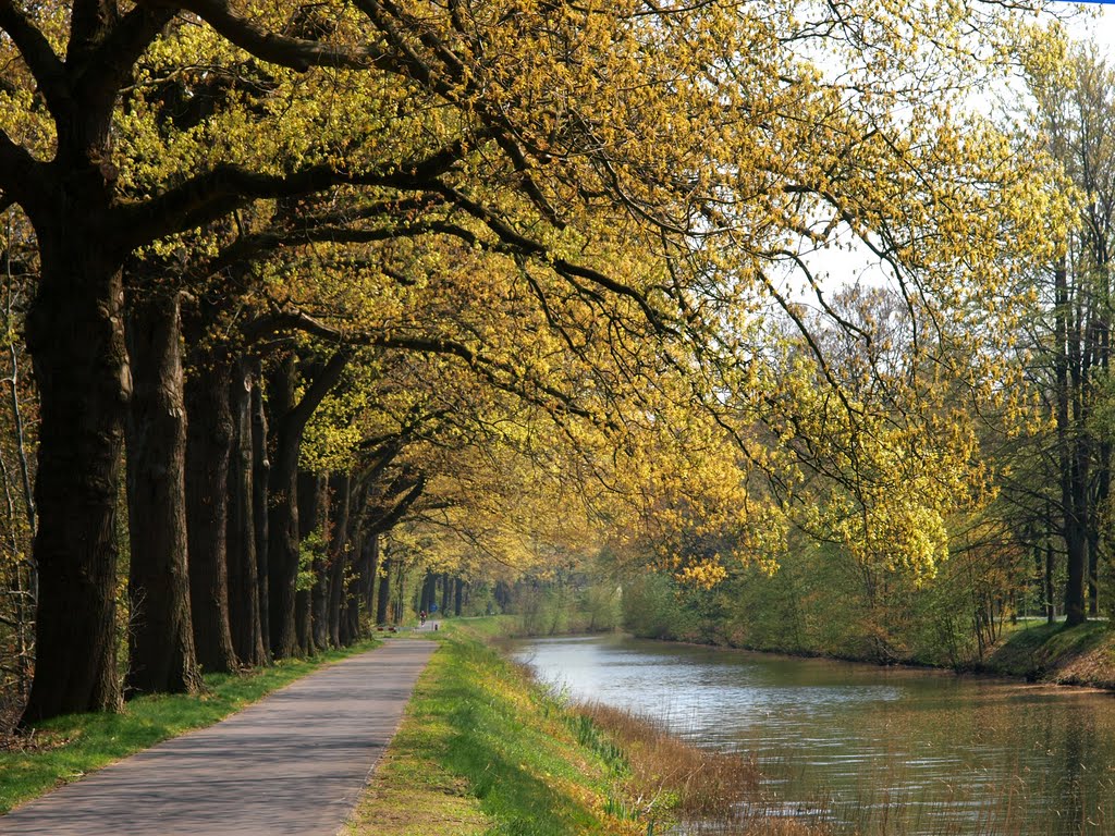 Voorjaar of herfst. Apeldoorns kanaal by J. Kolman