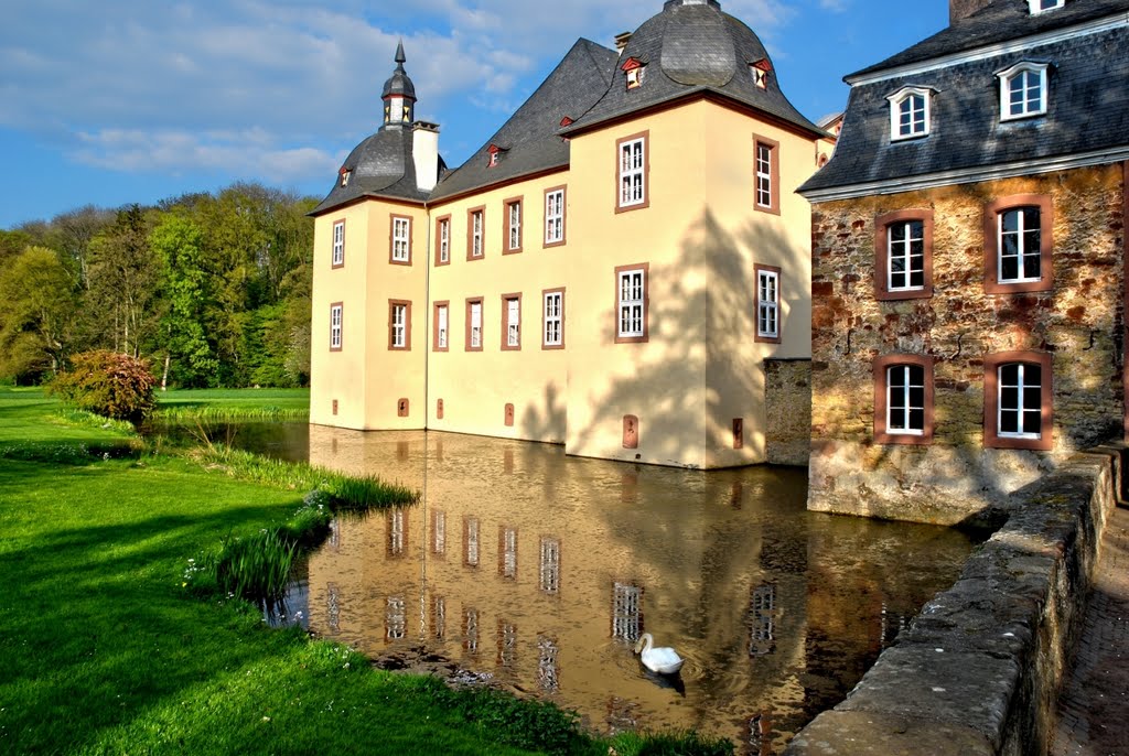 Wasserschloss Eicks by Meister Buchen