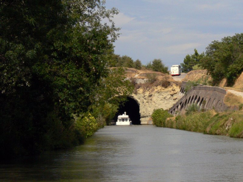 Malpas Tunnel - Midi Canal by Jose G. Pinho F.