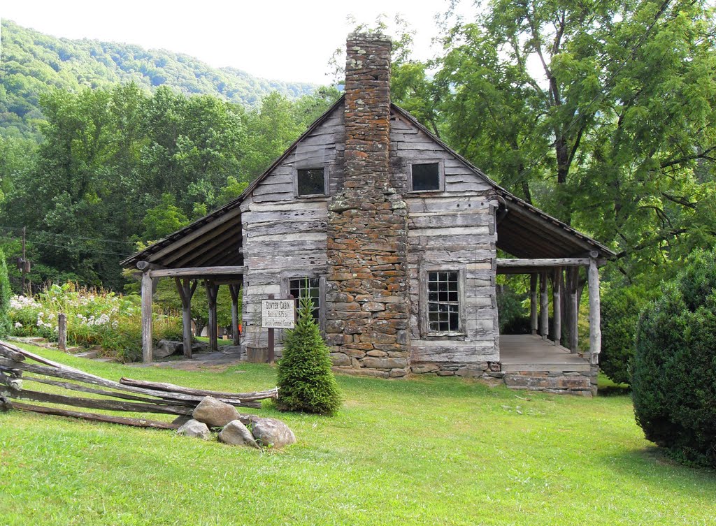 Gunter Cabin (Fontana Village, NC) by Juan234