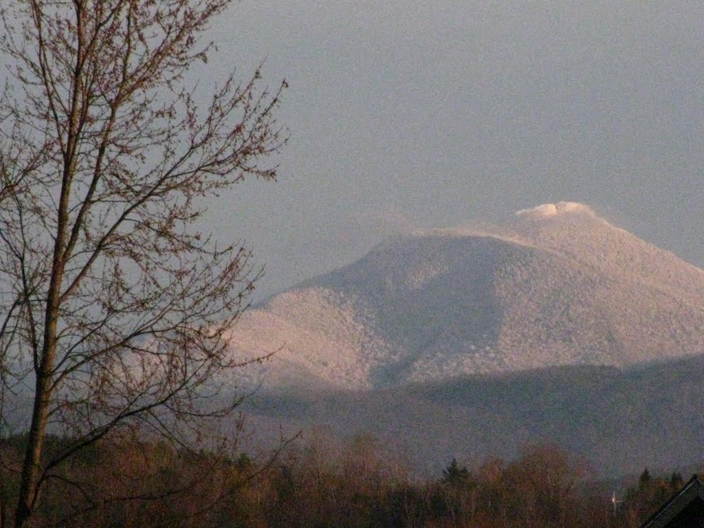 Camel's Hump by AnselannGretel