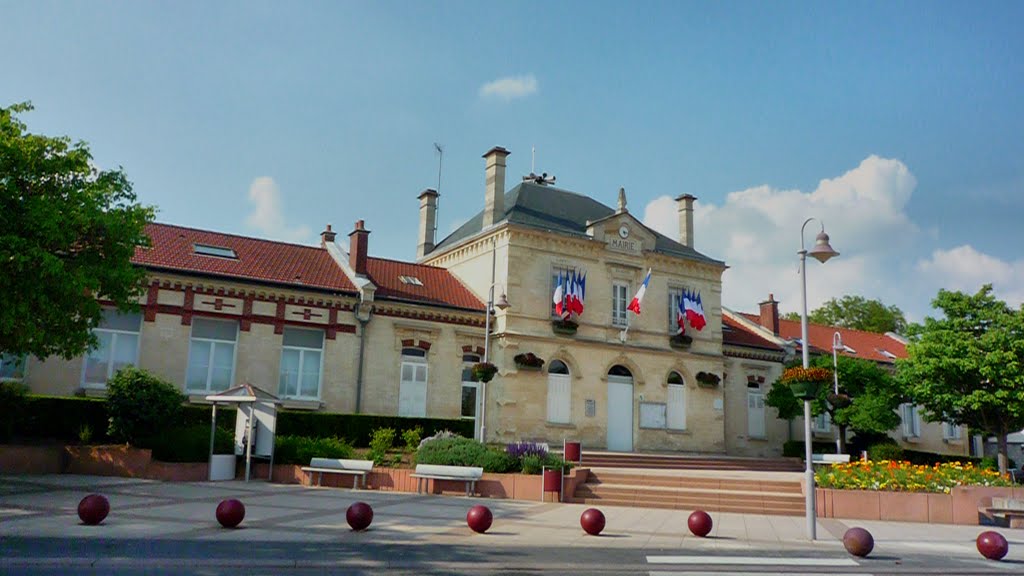 Mairie de Villers St Paul by Idec Joseph