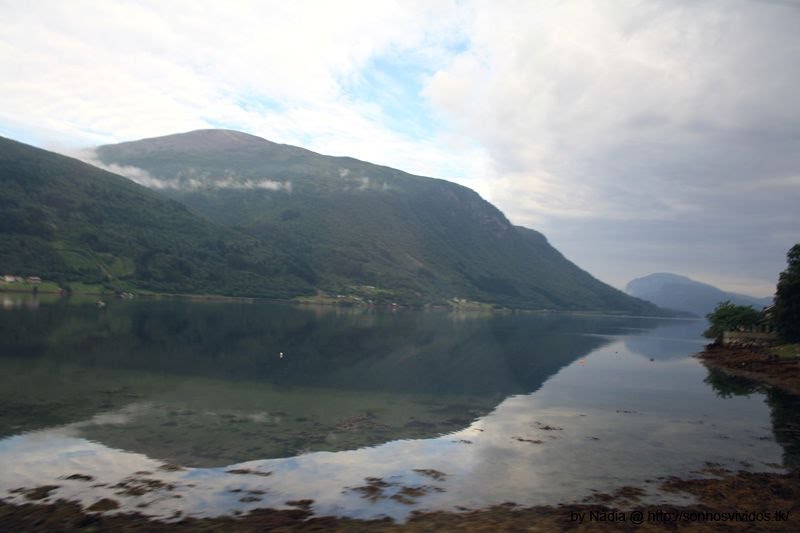 Andalsnes to Tresfjord by Bus by karlosluz