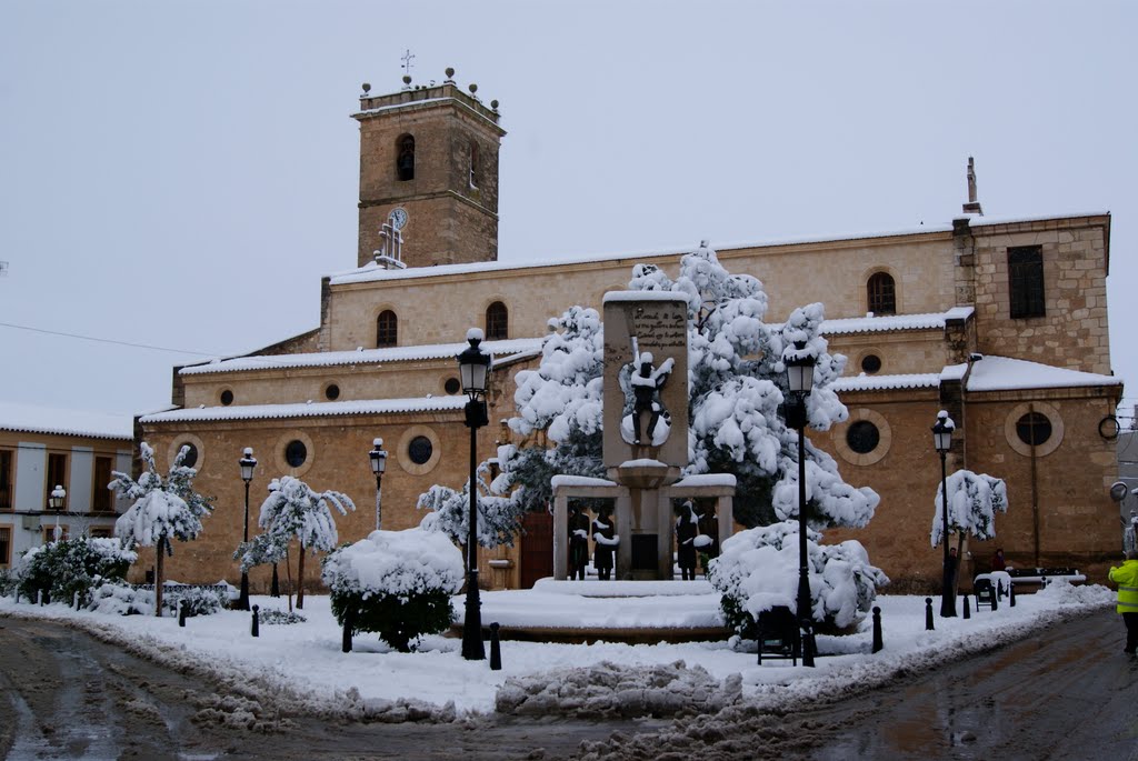 Iglesia y Monumento a guitarra (nevados) by J.Eladio