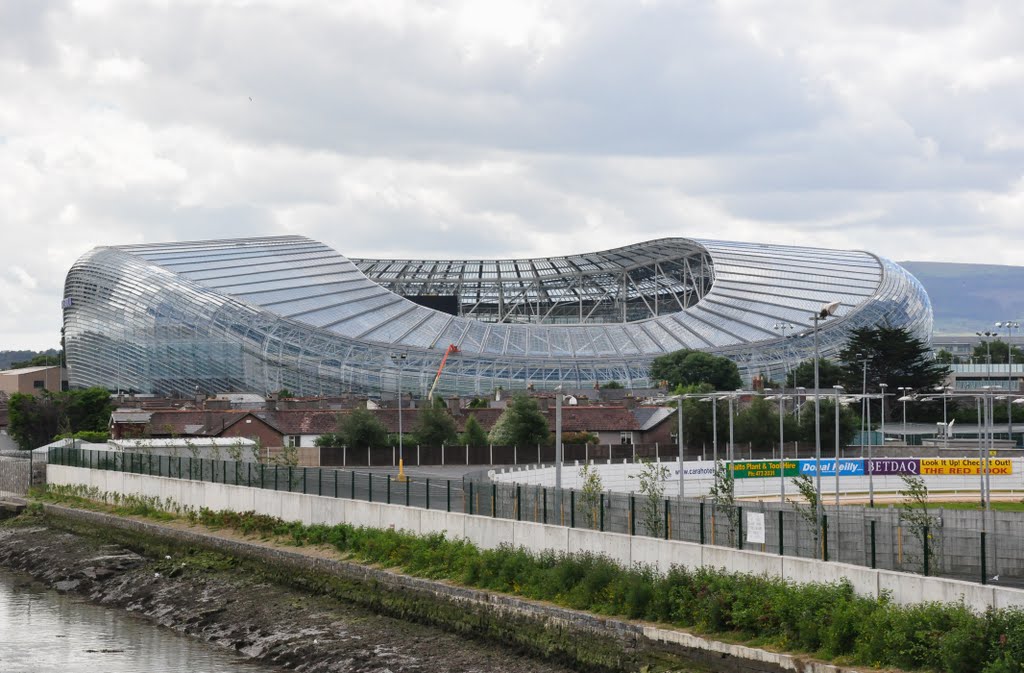 Beautiful stadium AVIVA by Tomasz Heilig