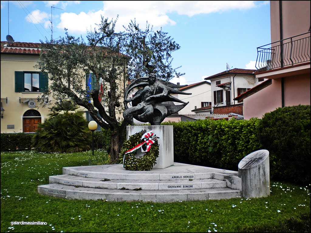 Monumento presso i carabinieri by Novita'prato