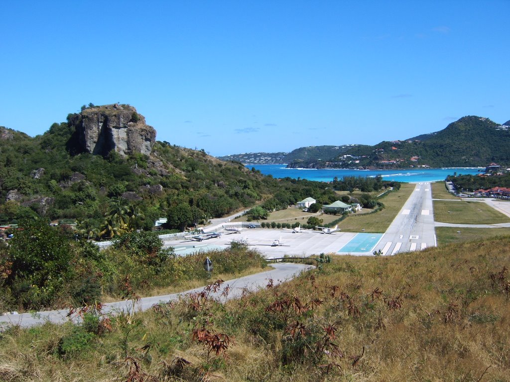 St. Barth's airport by Tonnie D