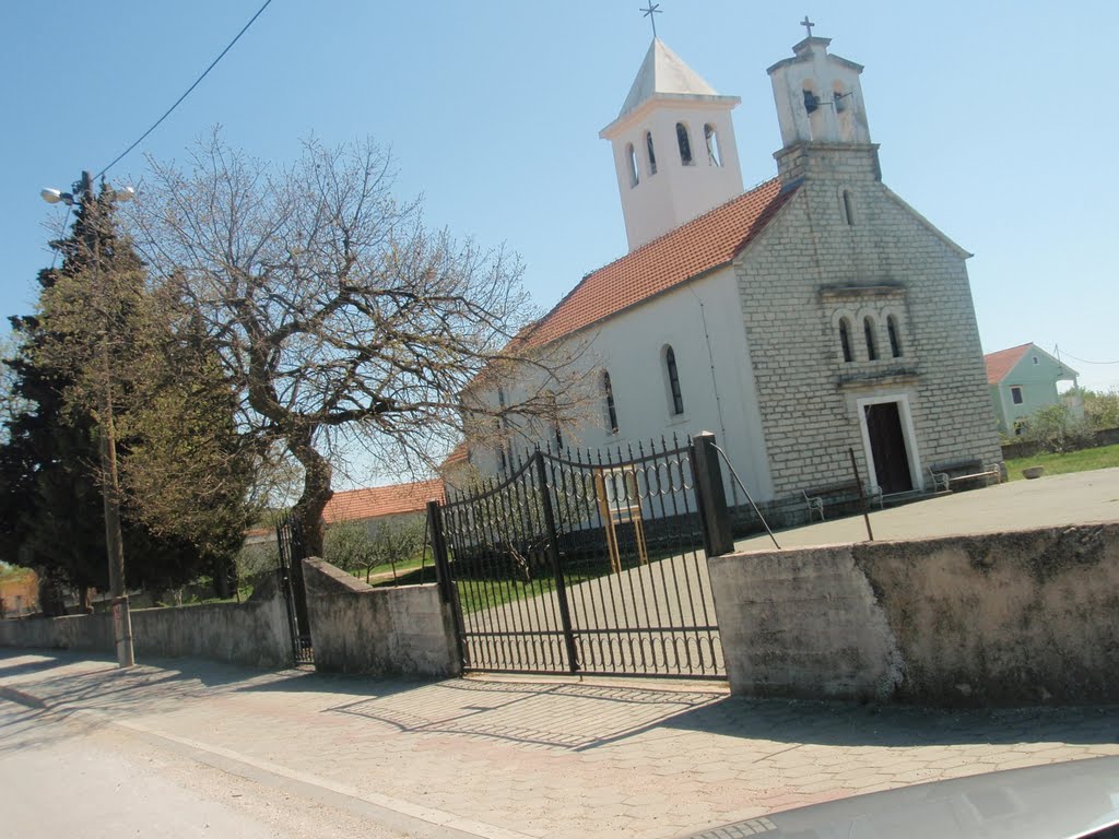 Suhovare:Katolička Crkva Gospe od Zdravlja by mozila