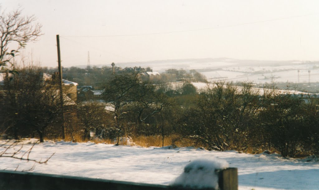 View towards ossett school. mid 1990's by oslaskid