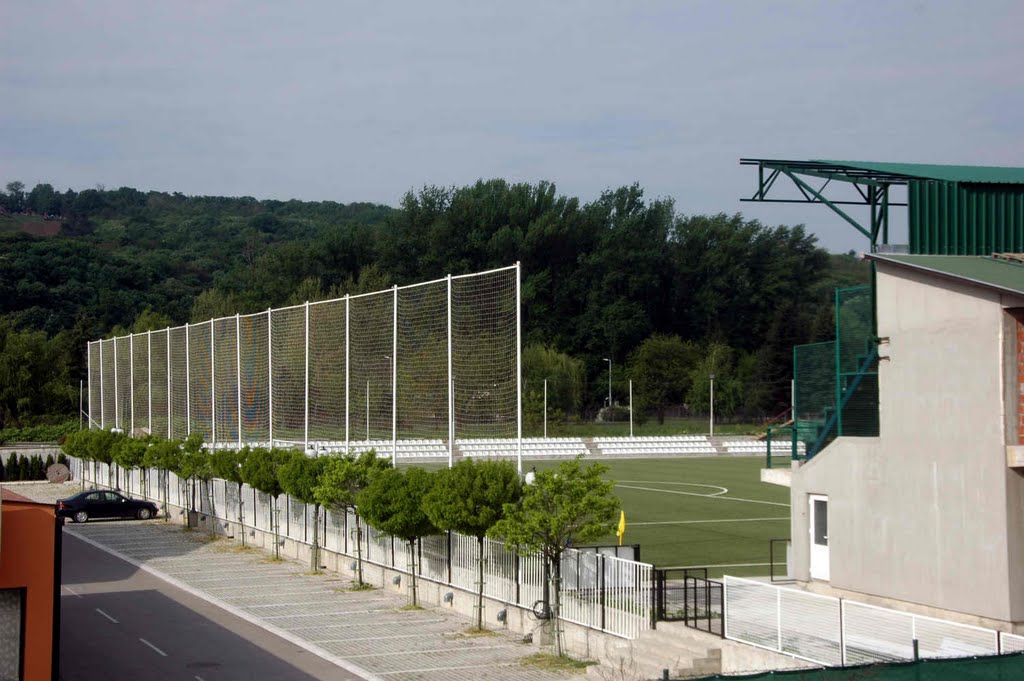 Sportski Stadion u Topčideru by Teča sa Dunava