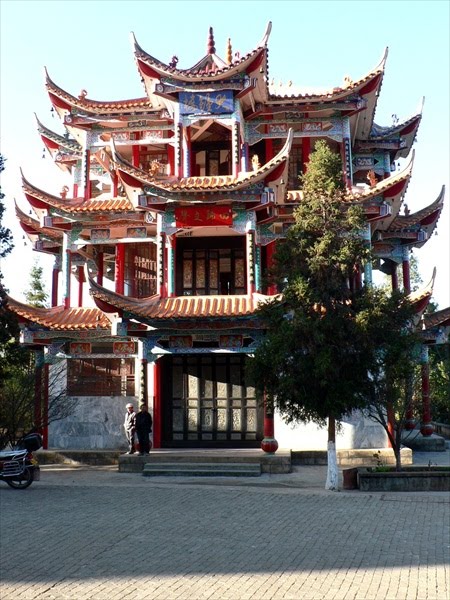 The Lonquann Temple - the Town Viewing Tower and the start of the walk back to town. by Dolphintorn