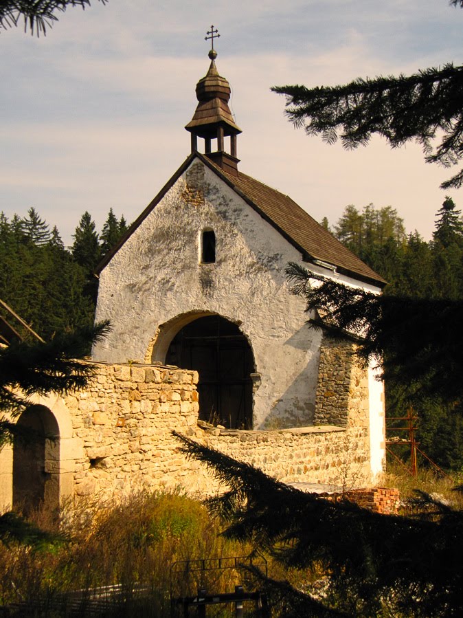 Kaplička v rekonstrukci, Landštejn, Czech Republic by Photo Guide