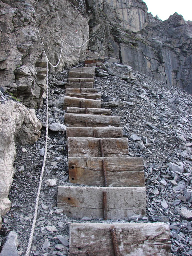 Final Ascent to Fruendenhutte by rogerking