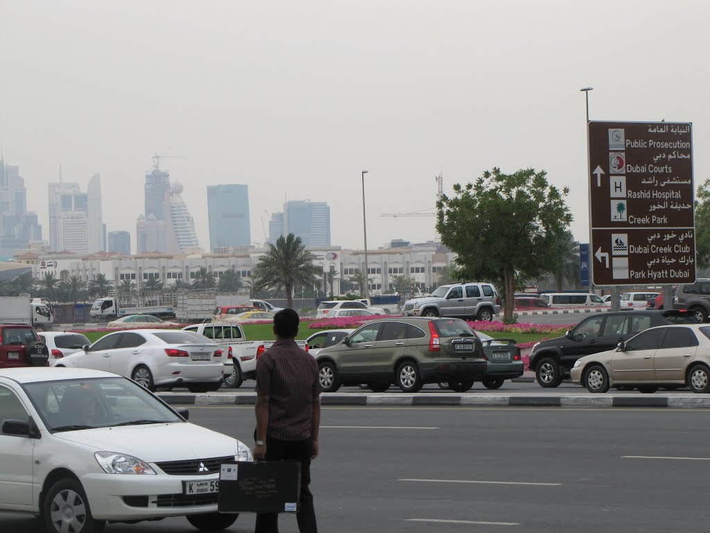 Dubai mall Deira(AVM)Önü 2011 TR-59 by H.İbrahim Üzmezoğlu