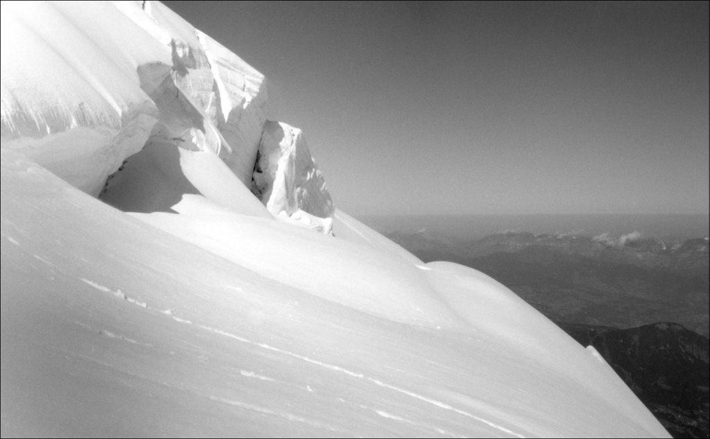 Dans la face nord du Mt-Blanc du Tacul 4248m by Jean-Pierre Girard