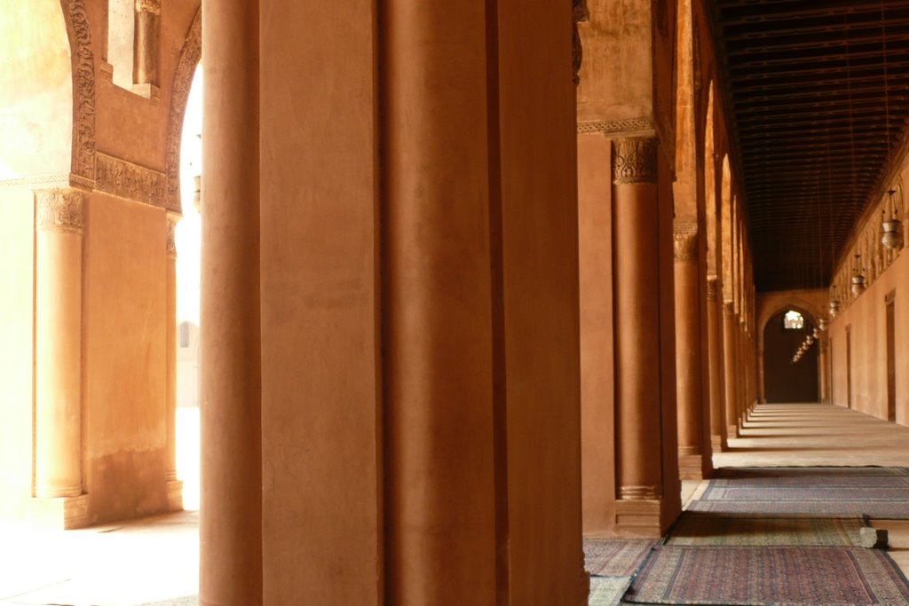 All'interno della seconda moschea più grande del mondo by LuPhotography