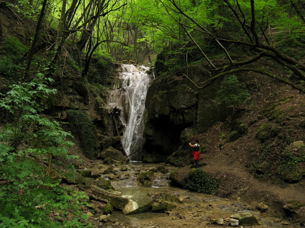 Serramazzoni-cascate bucamante by groppi valter