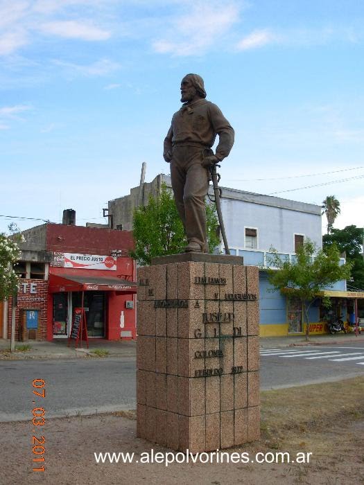 Colonia ROU - Monumento Garibaldi (alepolvorines) by alepolvorines