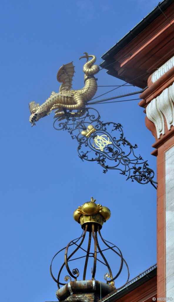 Bruchsal - Royale Insignien "Krone & Wyvern" am Barockschloss by Henri der Fotomann