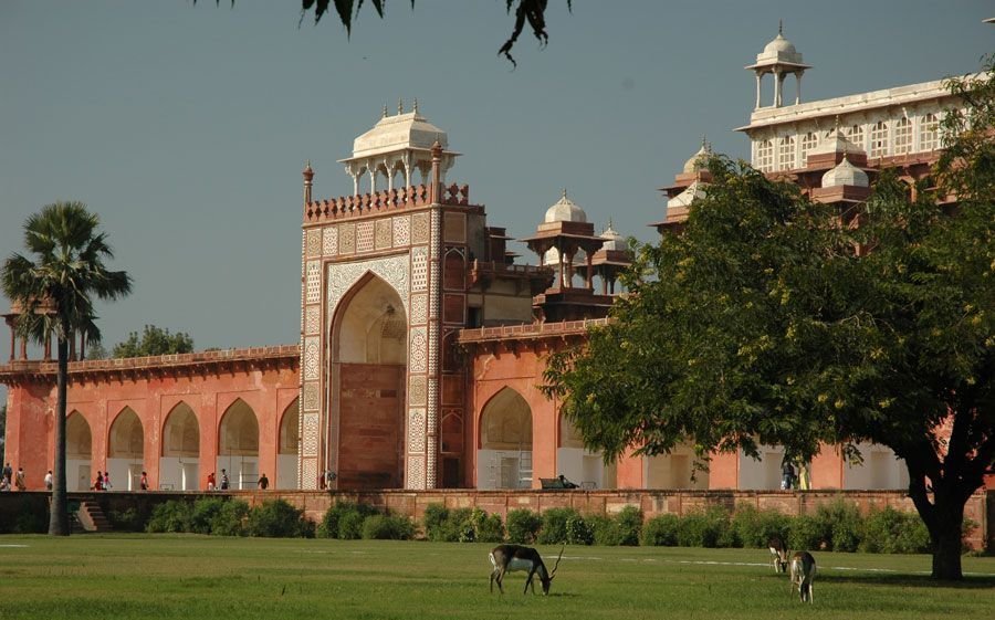 Akbar tomb by tariqs