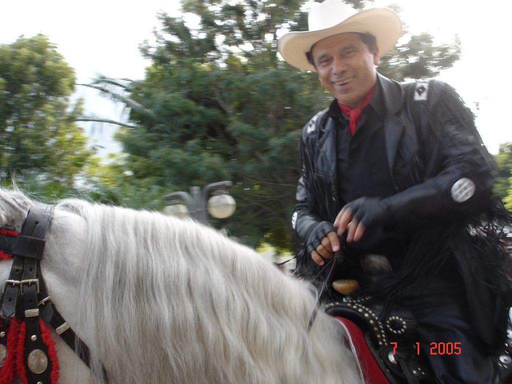 Beto Carrero Personally Marching in The Middle of The People by Ricardinho Andrade