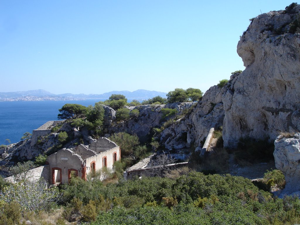 Fort de Figuerolles by Glerge