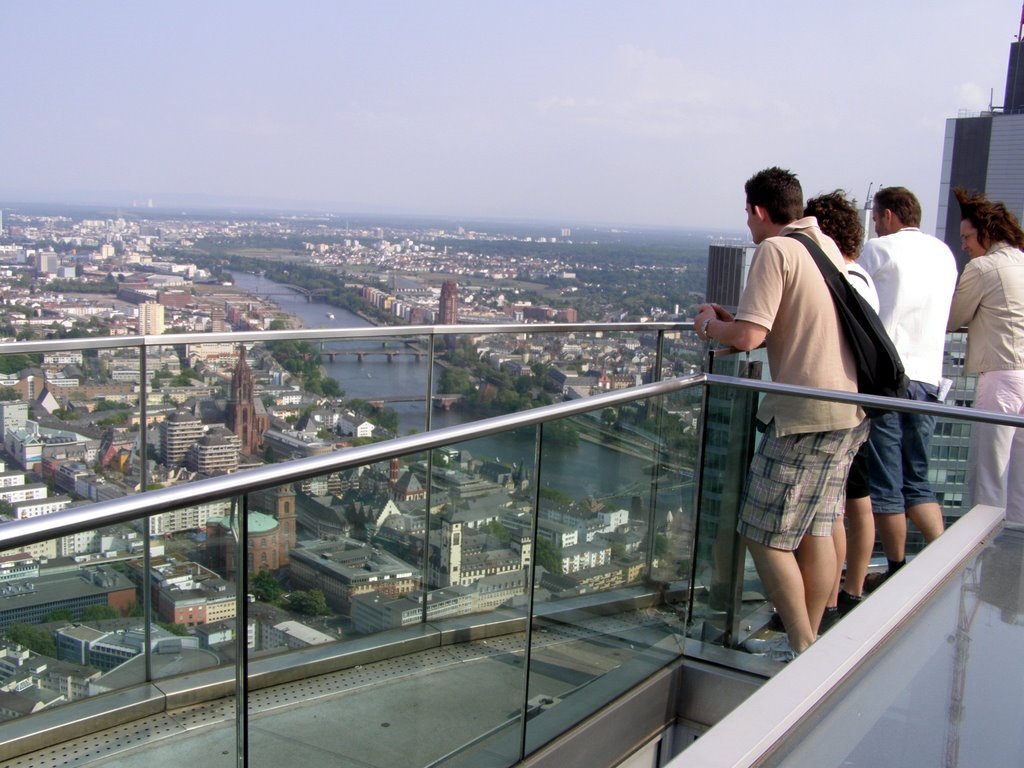 Frankfurt Am Main - Blick über den Main Fluss vom Maintower -29. 4. 2007 (Fránkfort - Vista al río desde la torre Main) by bOlera2007