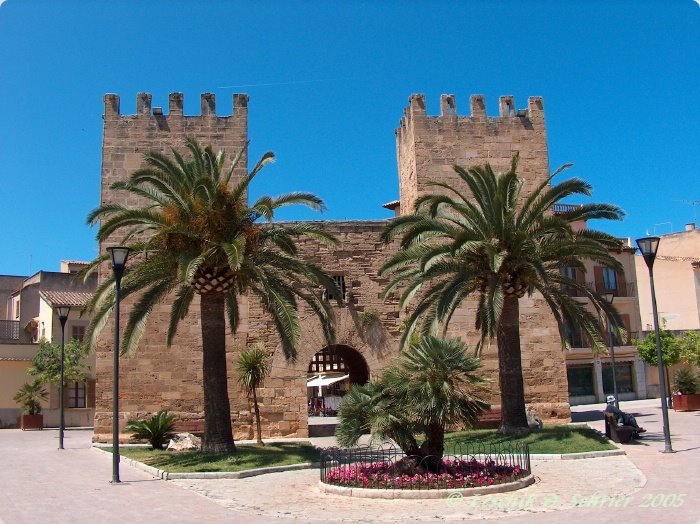 Altes Stadttor in Alcudia by wasbeertje