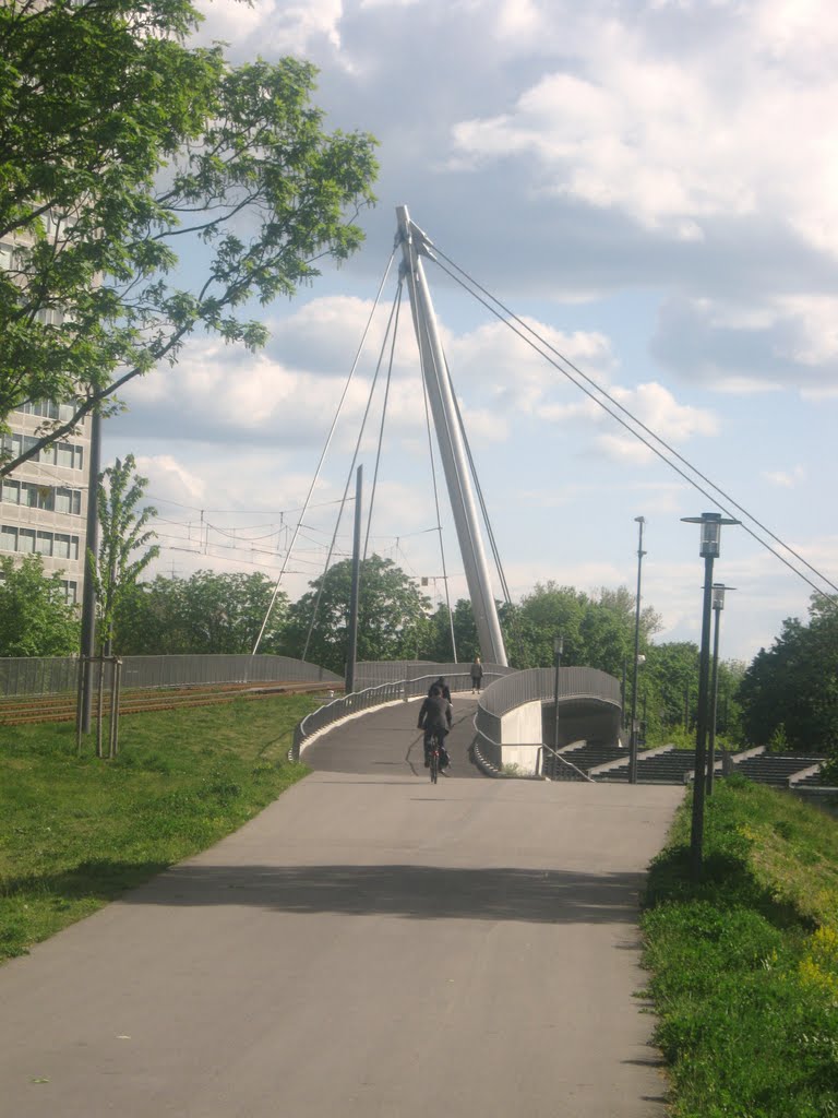 Brücke in Nordschwabing by Christoph Rohde