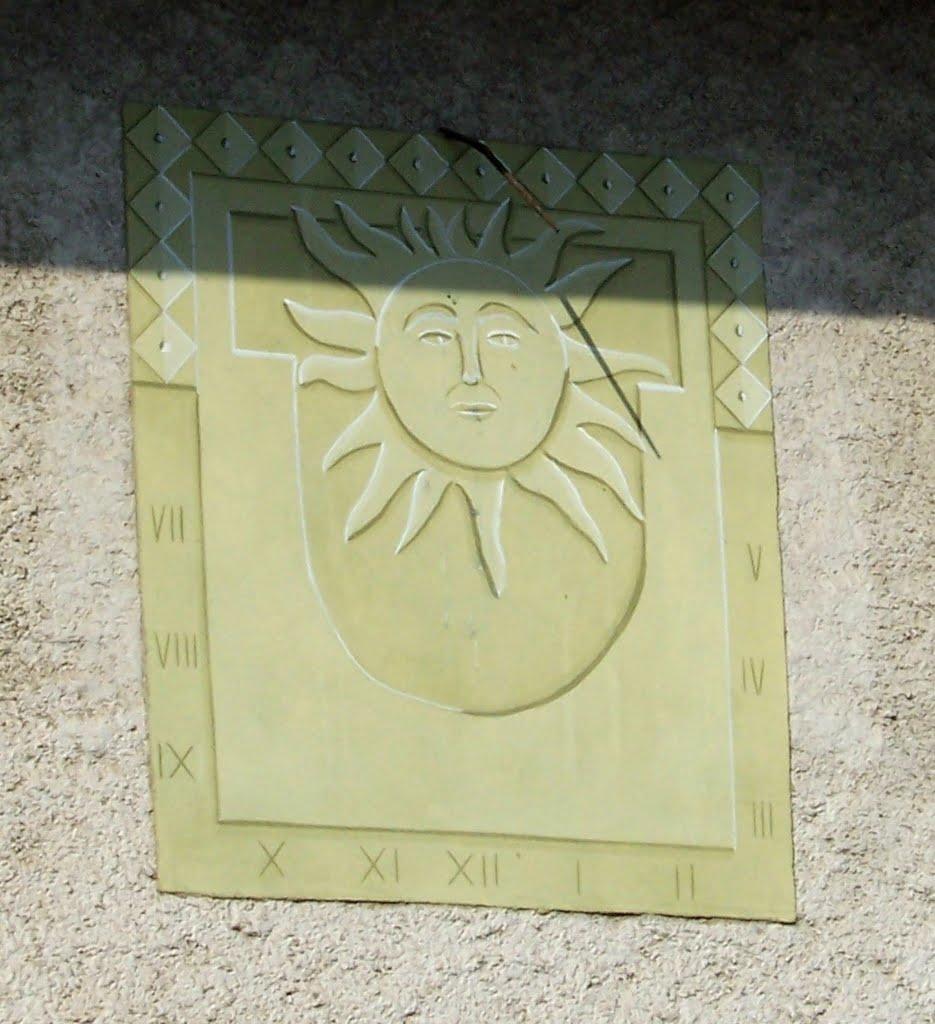 Cadran solaire de l'église de Montandré by Mauriennelux