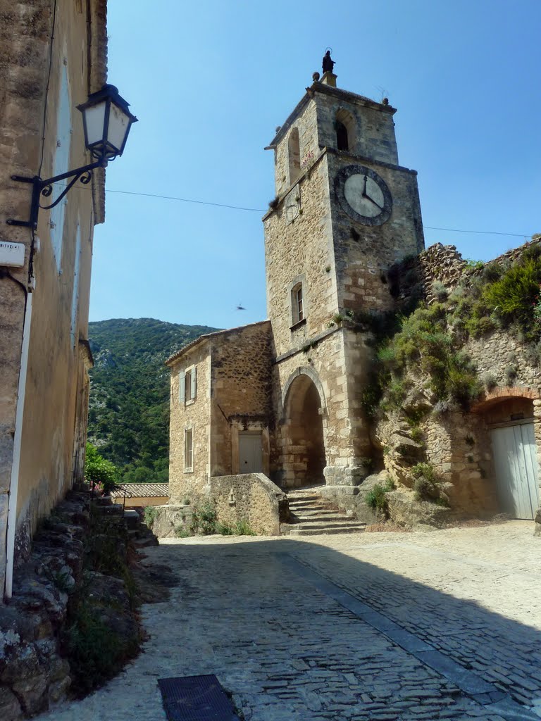 12h20 (pour longtemps) ,à Maubec. by Jean-Louis Delegue