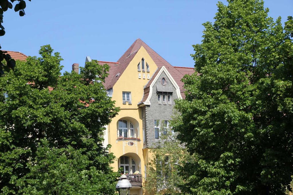 Häuser Hauptstraße Berlin-Friedenau by Lothar Volgmann