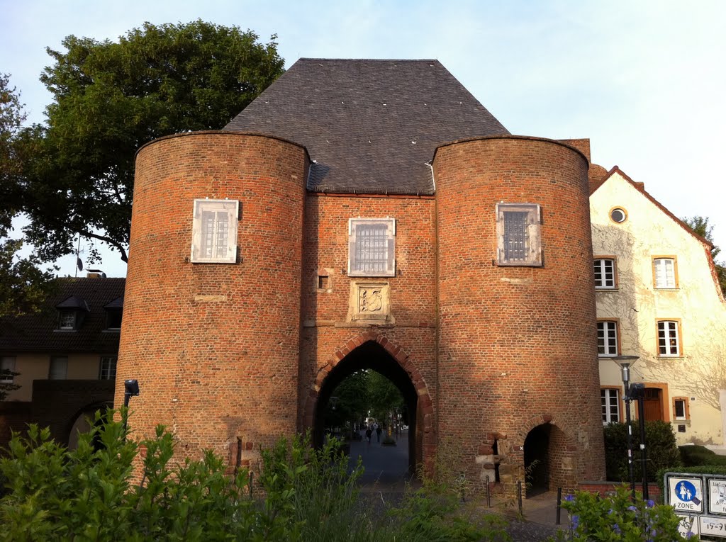 Aachener Tor by Dieter Beck